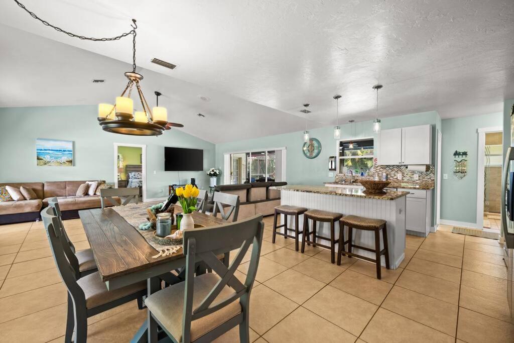 Sunny Oasis Getaway -Heated Pool-Mini Golf-Near Beach Nokomis Exterior foto