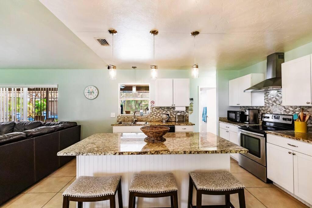 Sunny Oasis Getaway -Heated Pool-Mini Golf-Near Beach Nokomis Exterior foto